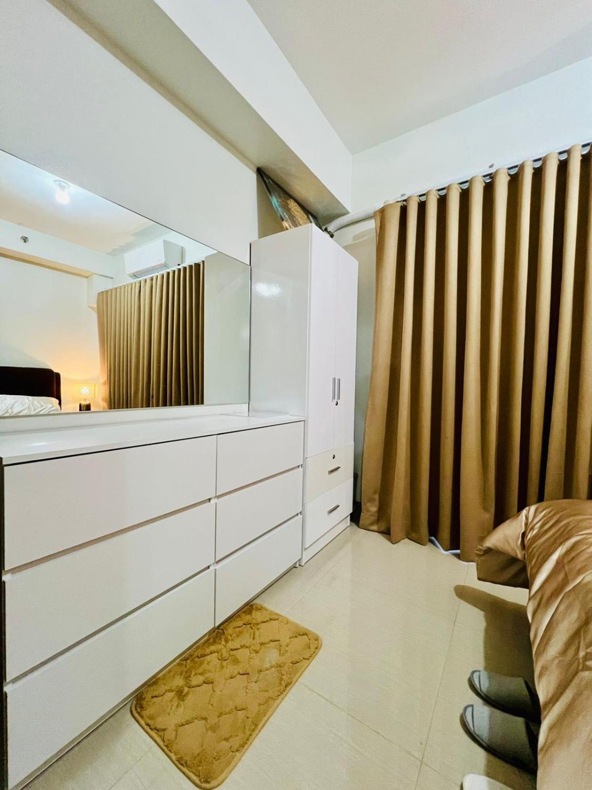 Shore 2 Residences Tower 2 Pasay Esterno foto