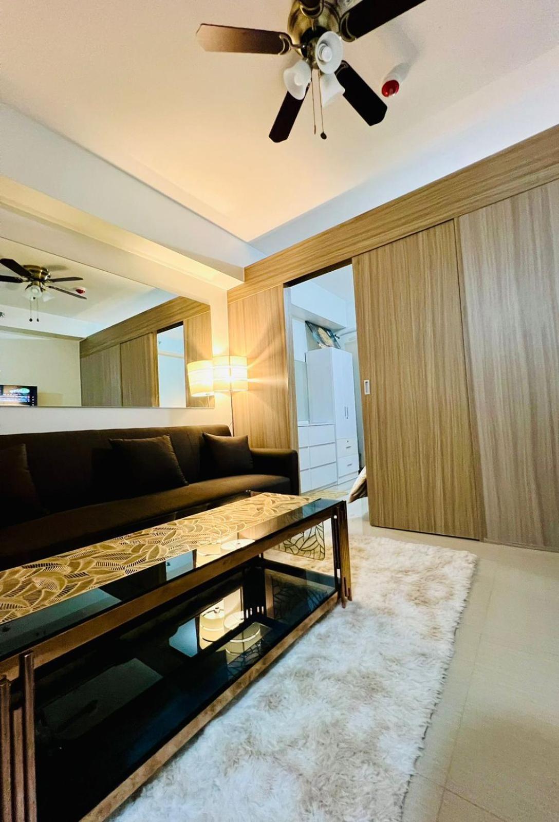 Shore 2 Residences Tower 2 Pasay Esterno foto