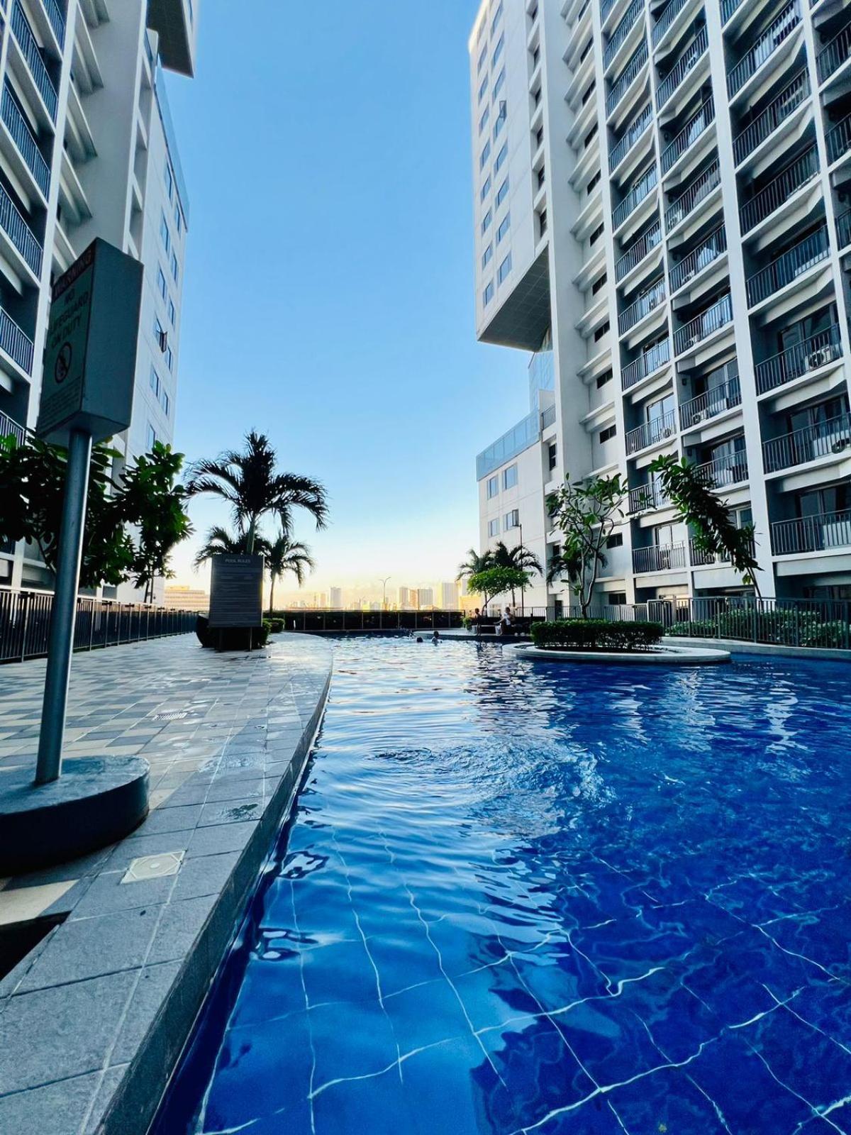 Shore 2 Residences Tower 2 Pasay Esterno foto