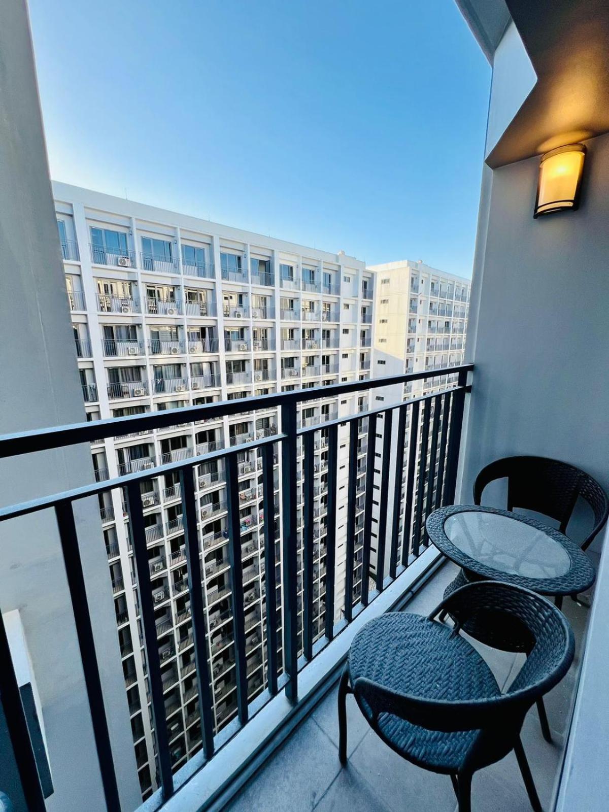 Shore 2 Residences Tower 2 Pasay Esterno foto